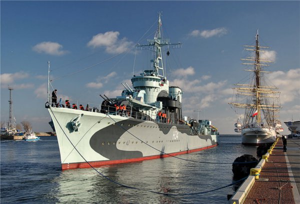 ORP Błyskawica i Dar Młodzieży ORP Błyskawica i Dar Młodzieży
